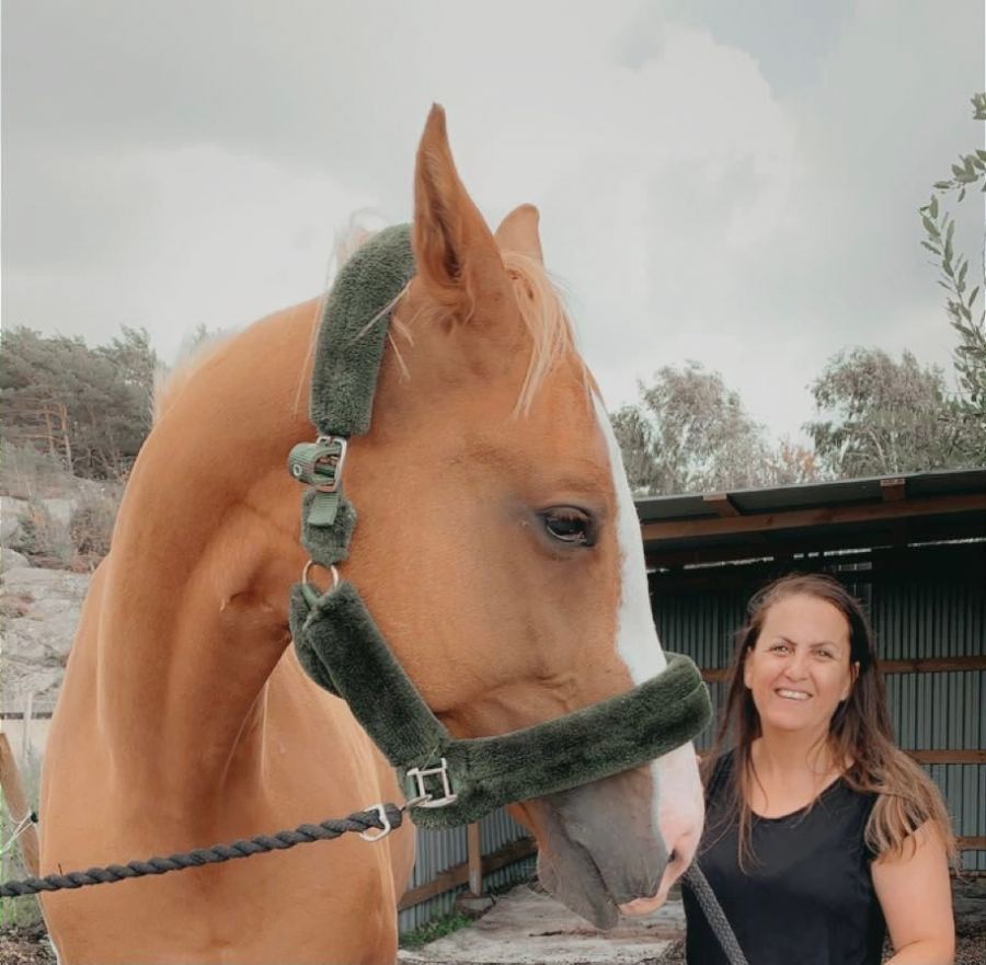 باقات من الورد والمحبة والاحترام للأديبة السورية- ندى وردا أوراهم 